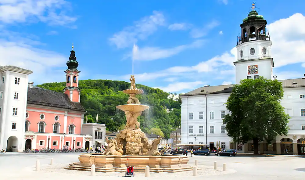 the Residenzbrunnen on Residenzplatz with the carillon of the New Residence, one of the locations for Landventure missions